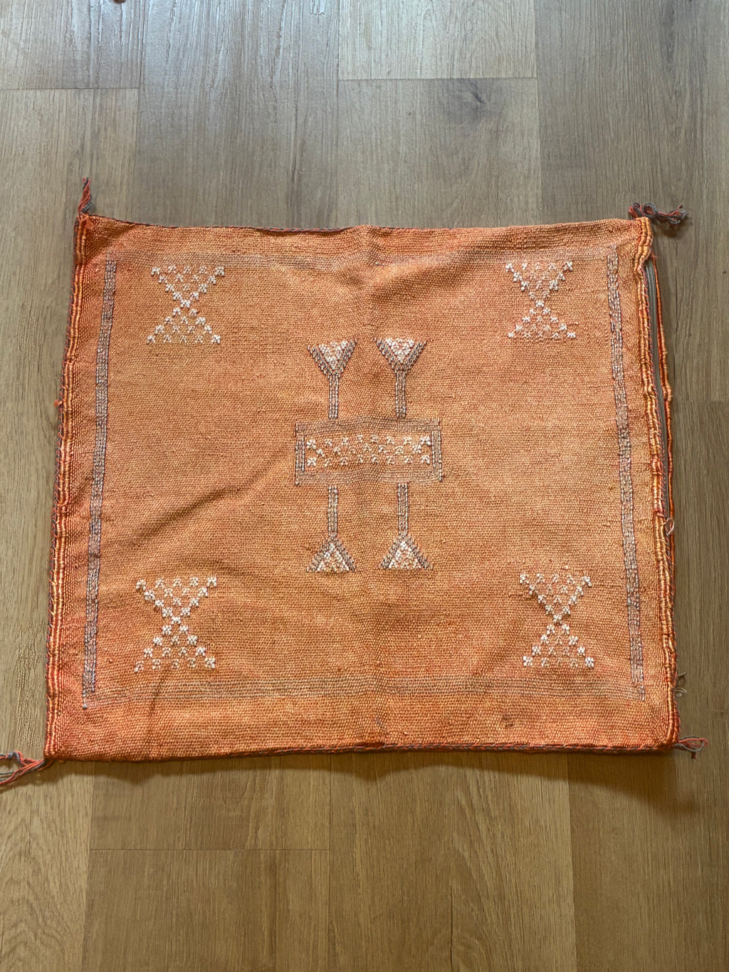 Housse de coussin en soie de cactus Le Tissage d’Ambre