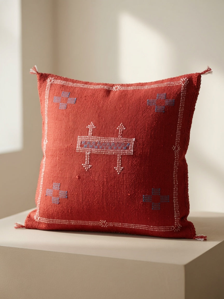 Housse de coussin en soie de cactus Le Rouge de Kairouan