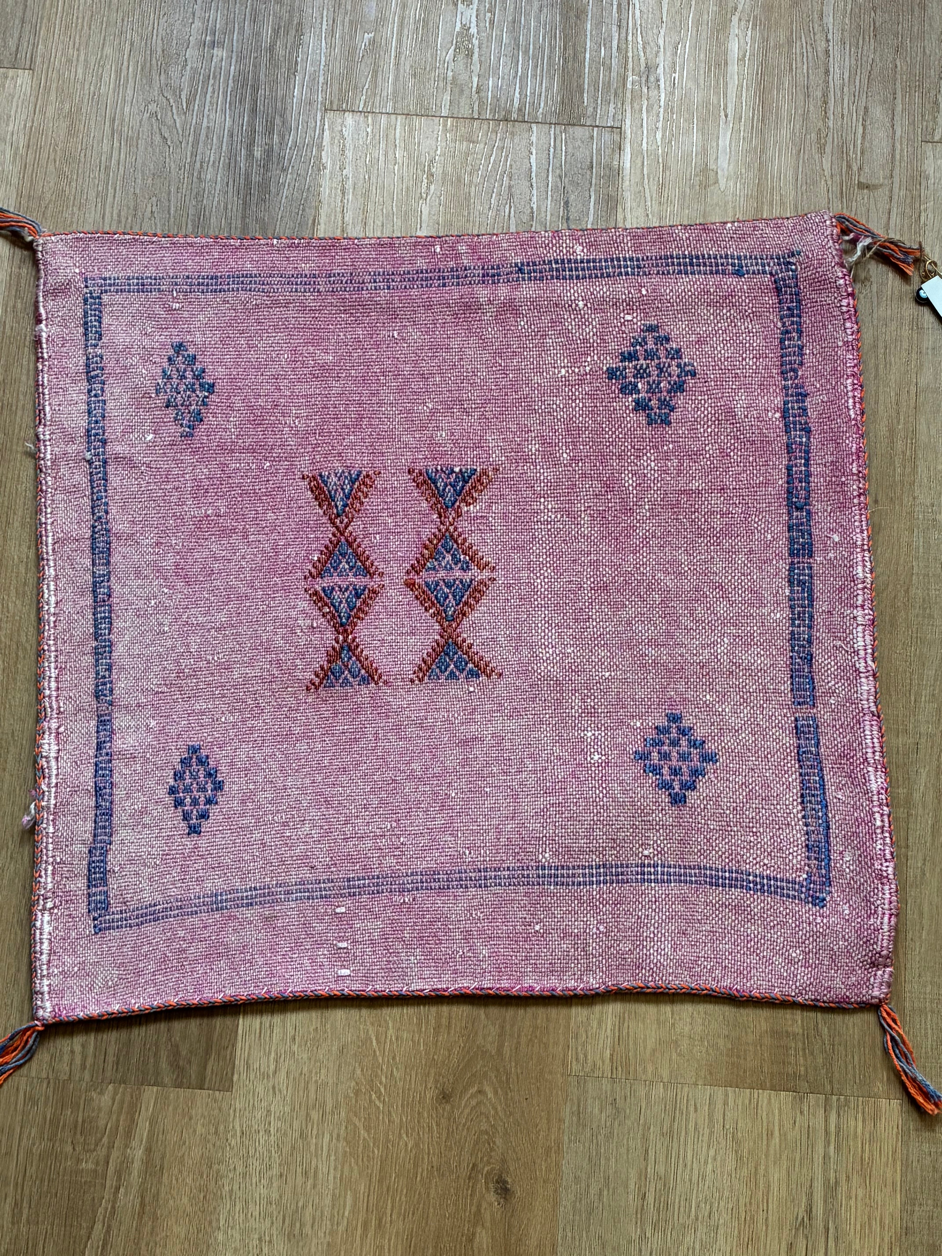 Housse coussin sabra en soie de cactus Maroc